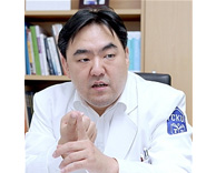 뽀얀거탑 43 : 하루 커피 두 잔, 뼈 건강에 좋다? - 가정의학과 황희진 교수